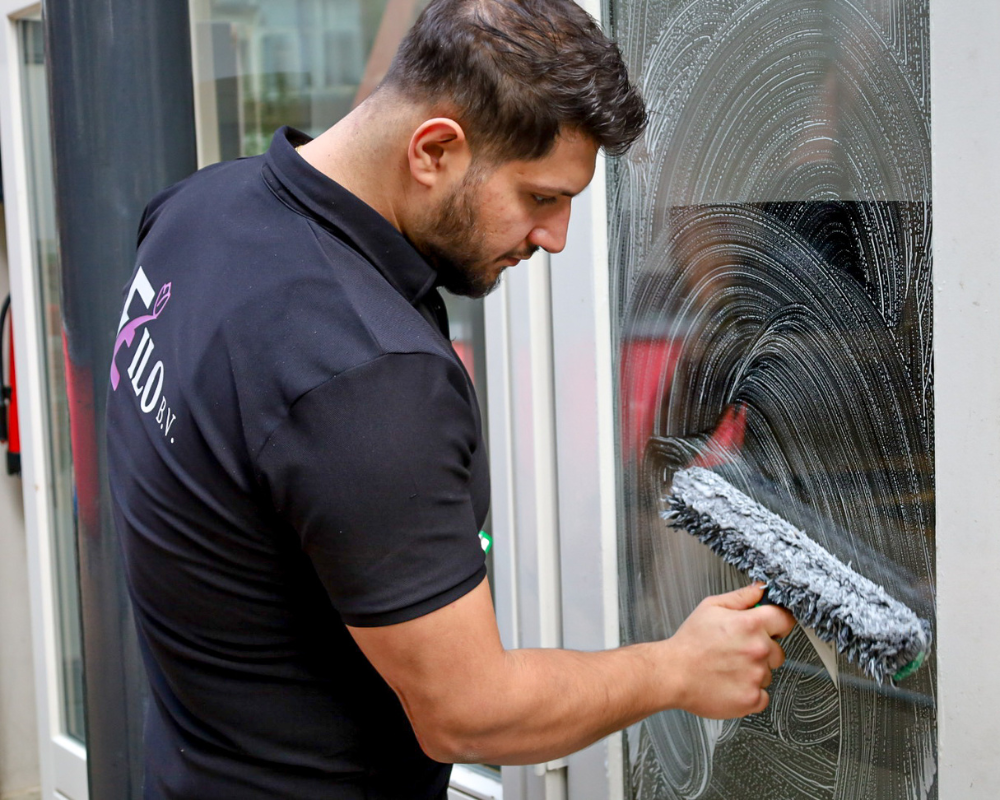 Laat uw woning of bedrijfspand stralen na de verbouwing met onze grondige schoonmaakservice.